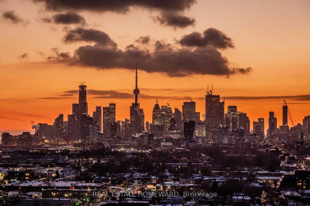 PENTHOUSE BY THE BEACHES 