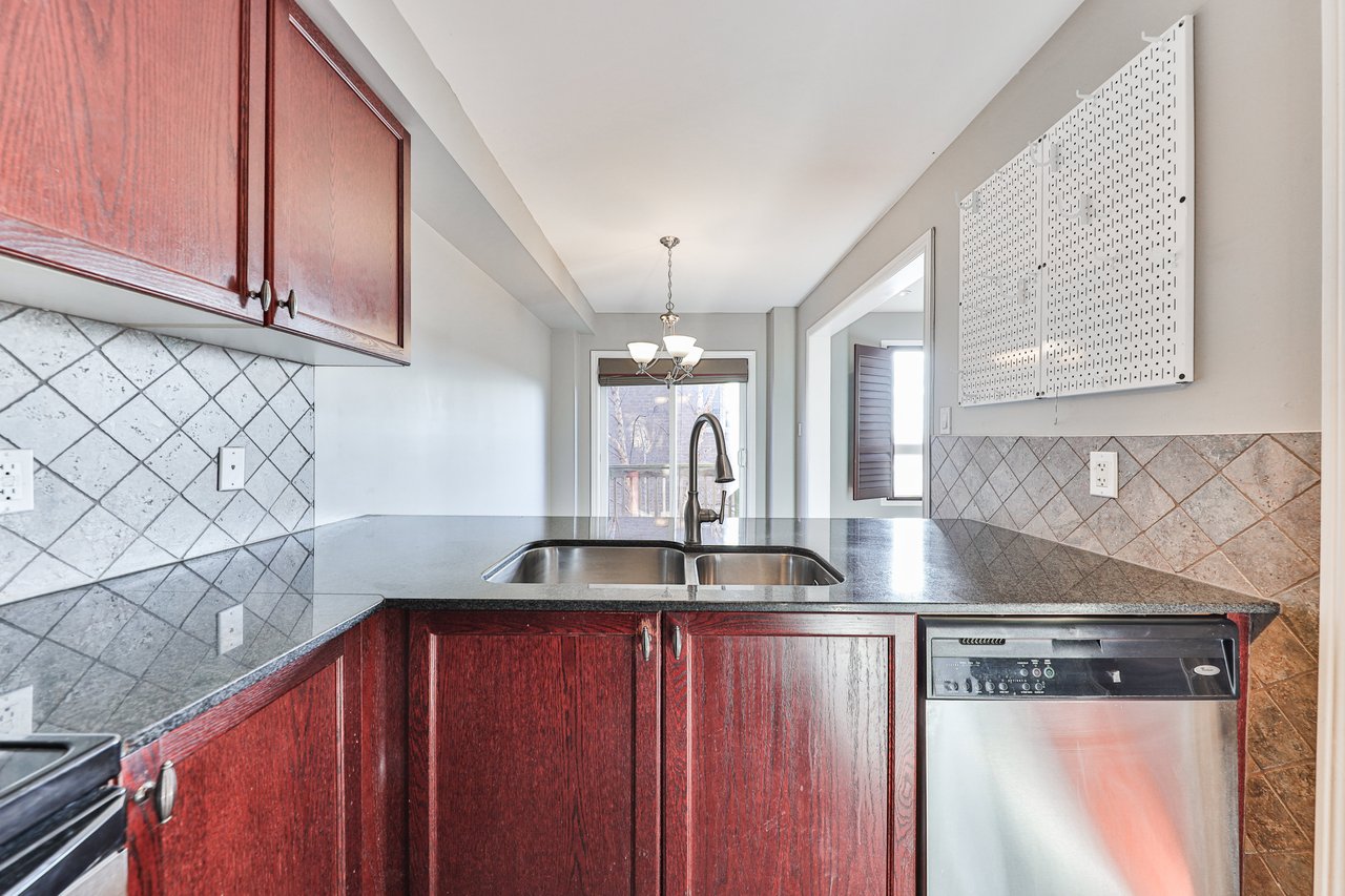 2280 Baronwood Dr Unit 18, Oakville