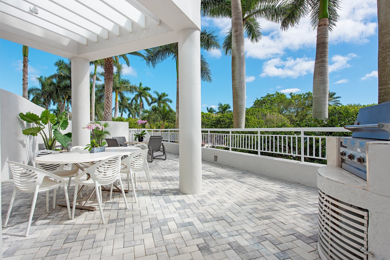 4151 Gulf Shore BLVD N 201