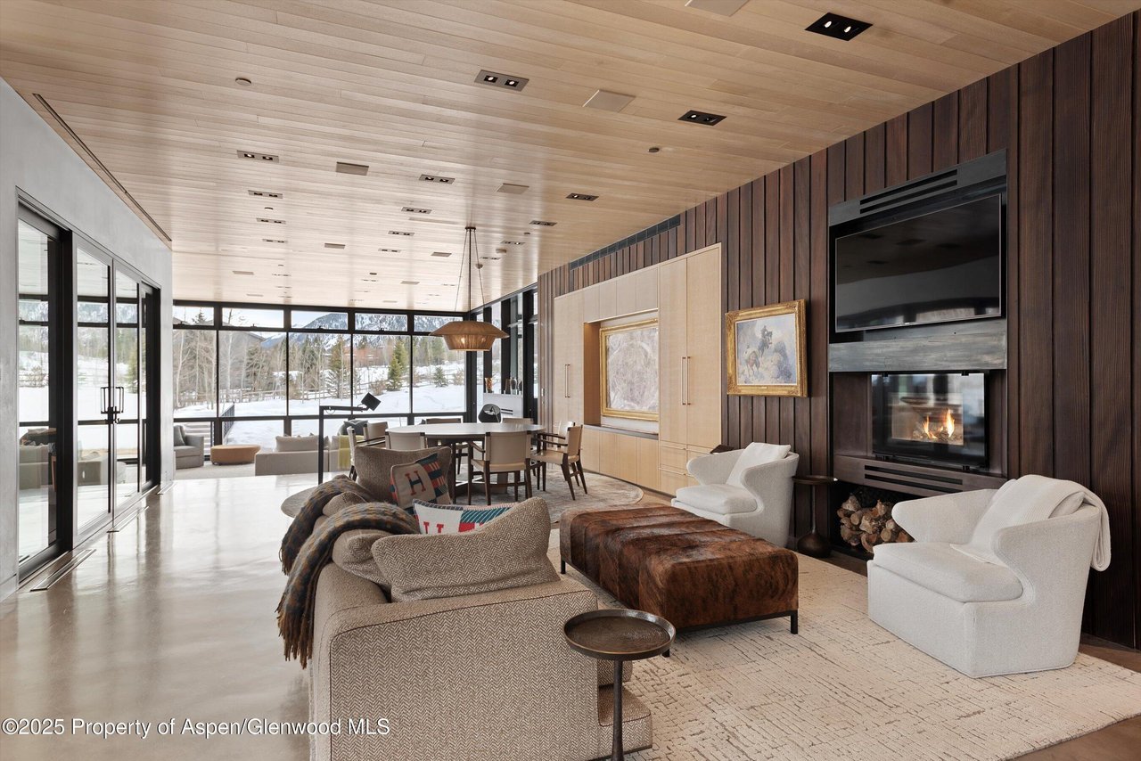 276 Coach Road