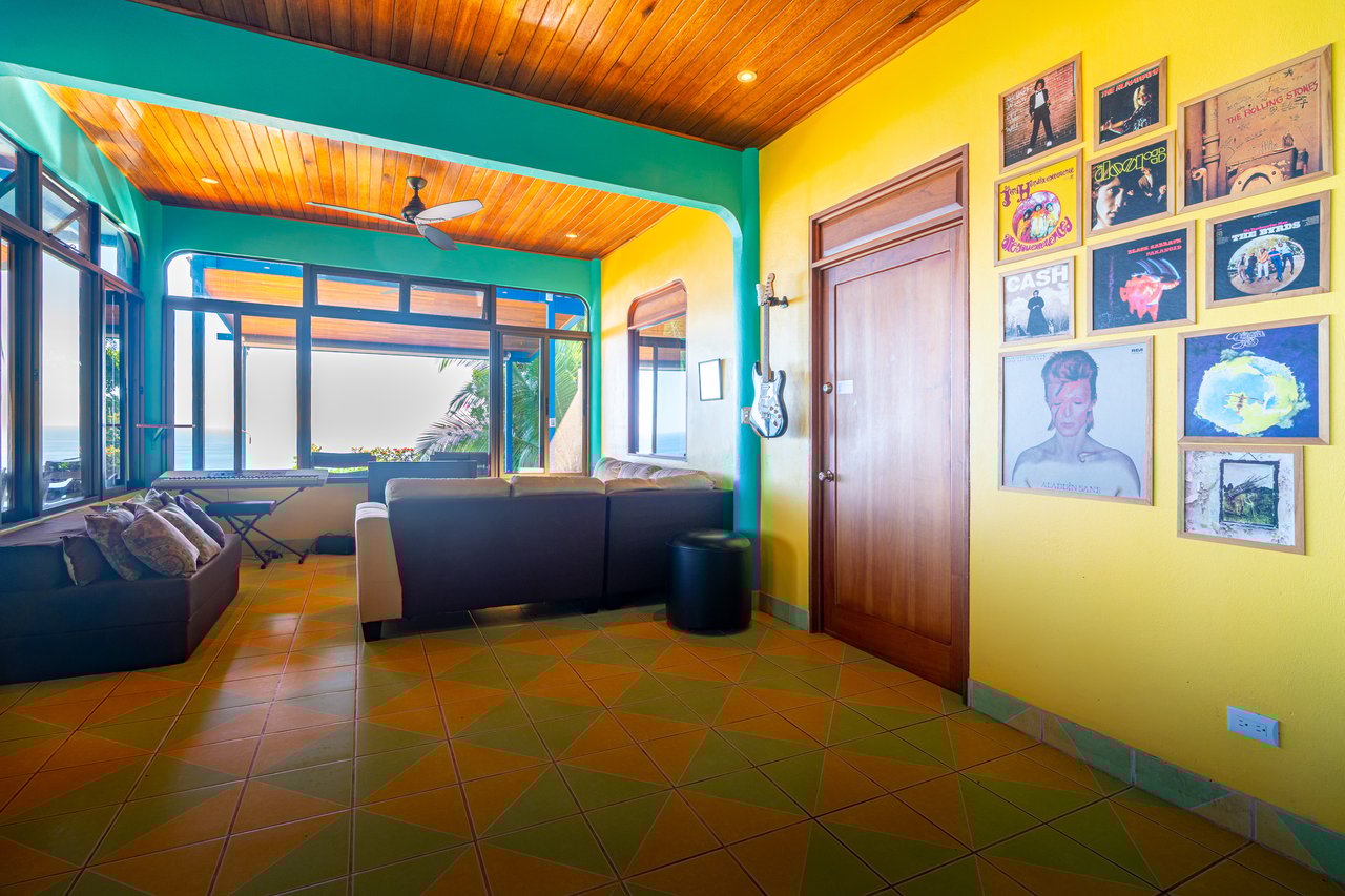 Casa Vista Harmonia, Legendary Ocean Views and Sustainable Living!