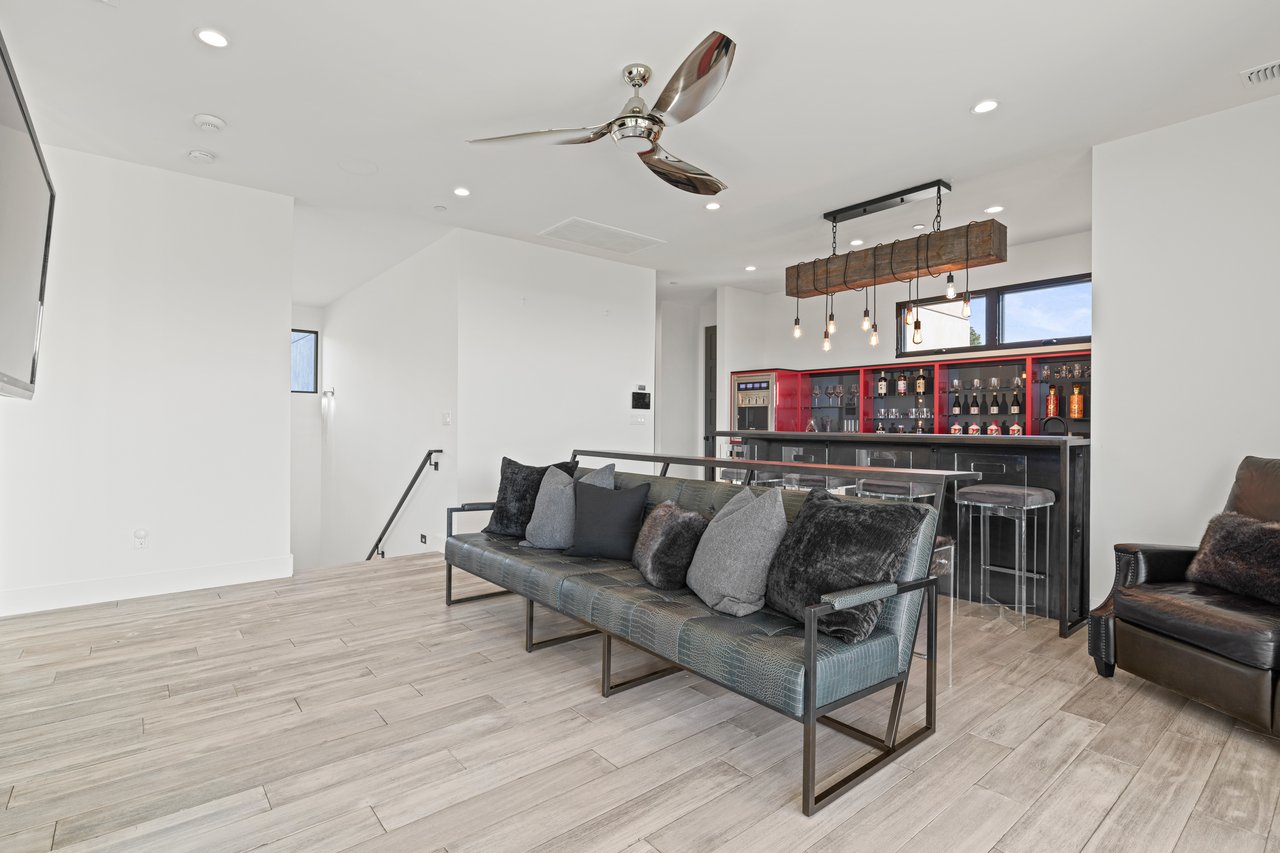 4573 Greenview Drive