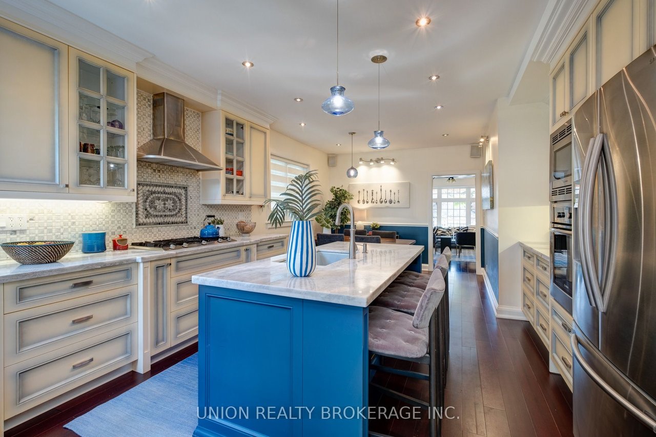 32 Richard Ave