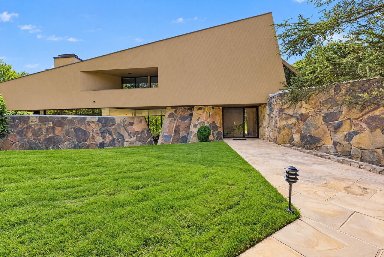 15 Horseshoe Road (Long Island)