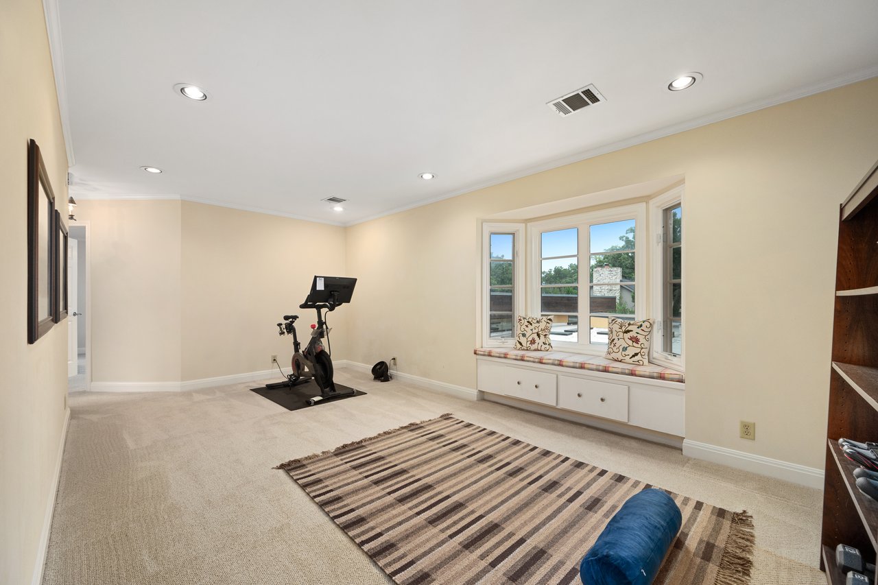 1311 Kent Lane