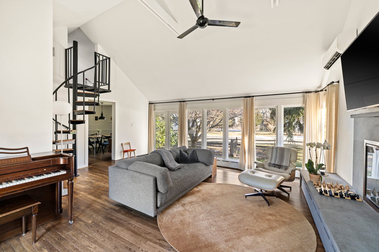 11 Cove Ave E, Sag Harbor