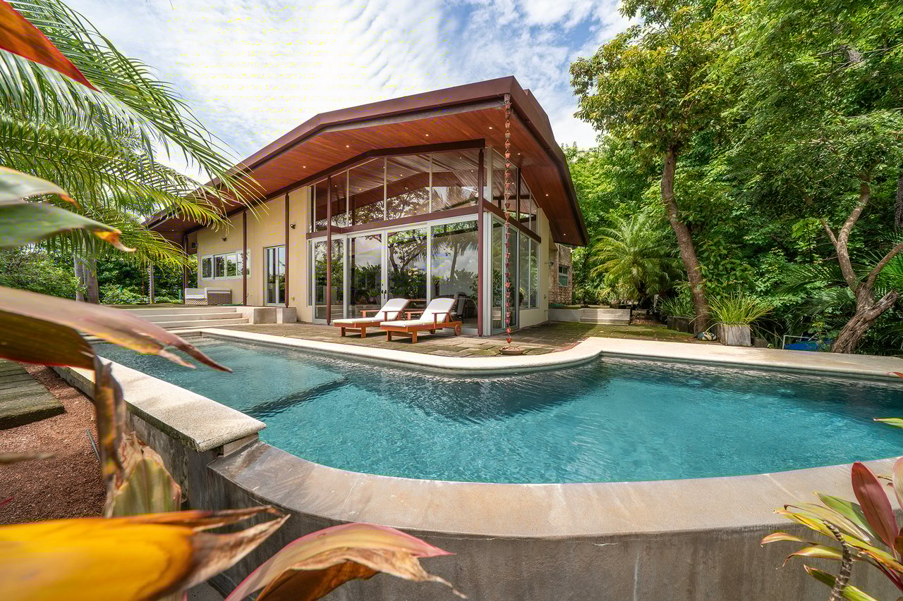 V-Sylvie Rancho Villa | Tropical Villa with Pool and Panoramic Views near Tamarindo