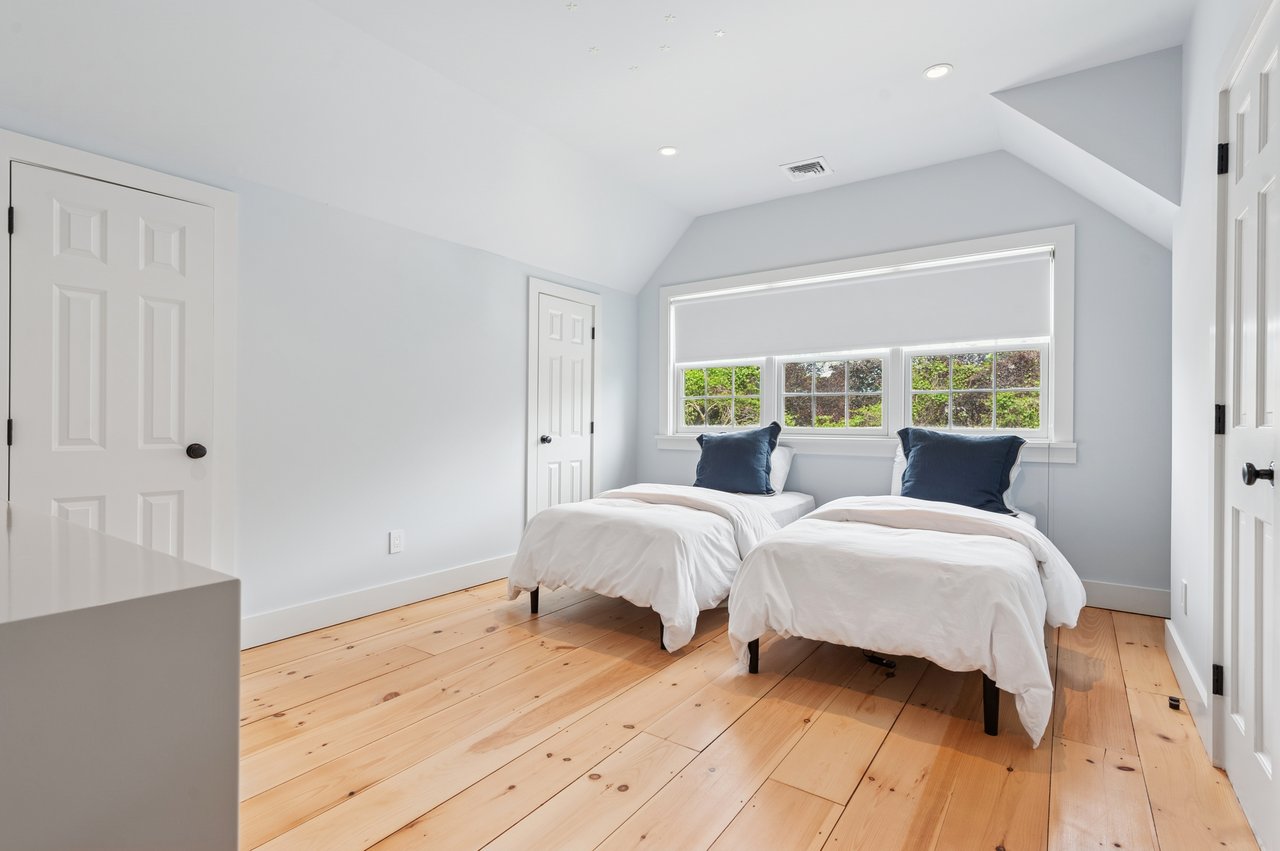 11 Sawasett Avenue