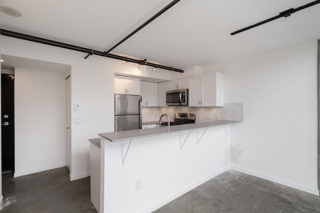 517-428 W 8th Ave