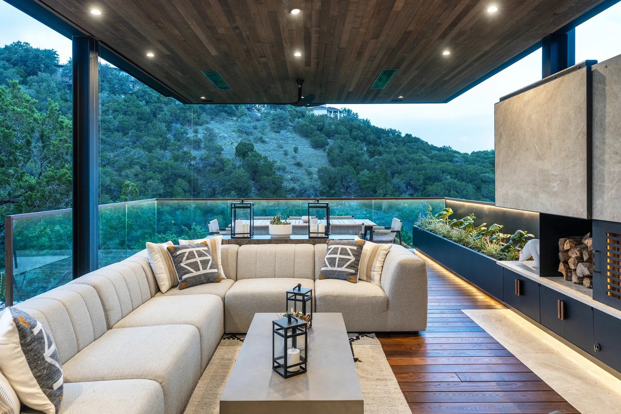 West Lake Hills Modern Sanctuary