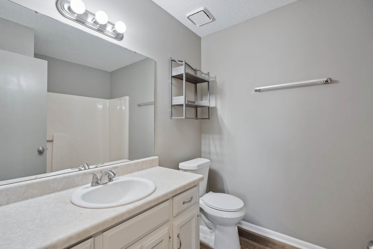 Updated Quaint Home - Minutes from Redstone Arsenal Gate