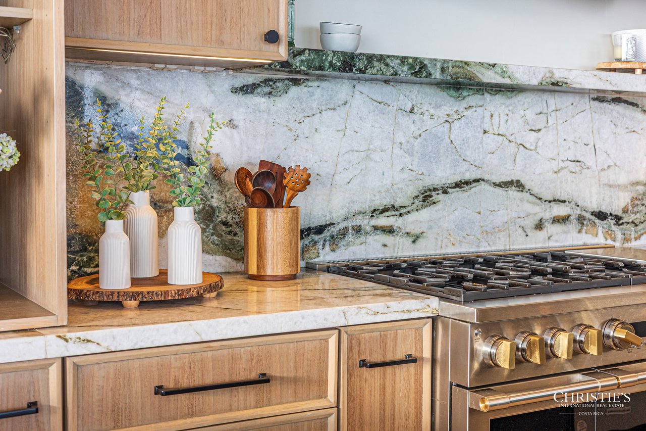 Luxury Estate in Escaleras- incredible ocean views 5.5 Acres