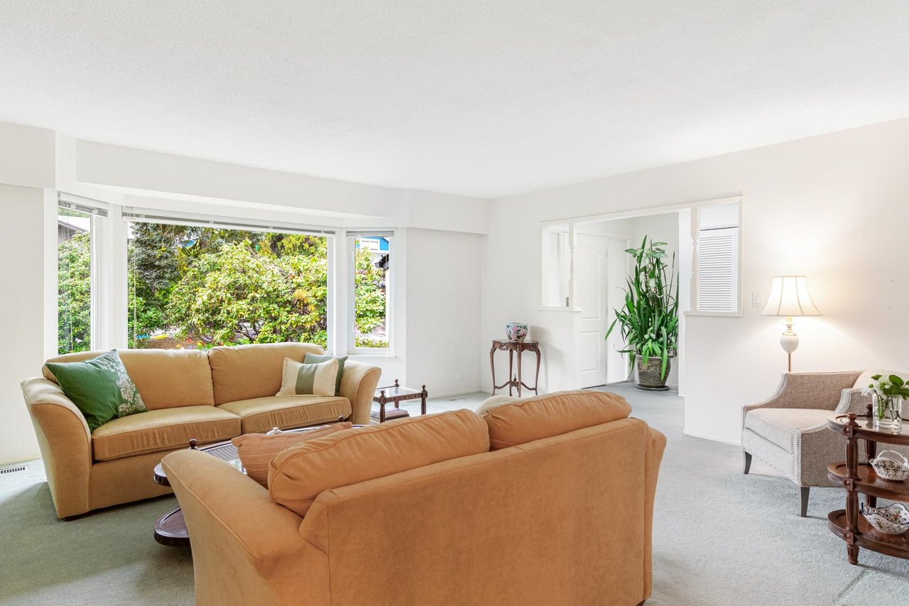 1760 Medwin Pl
