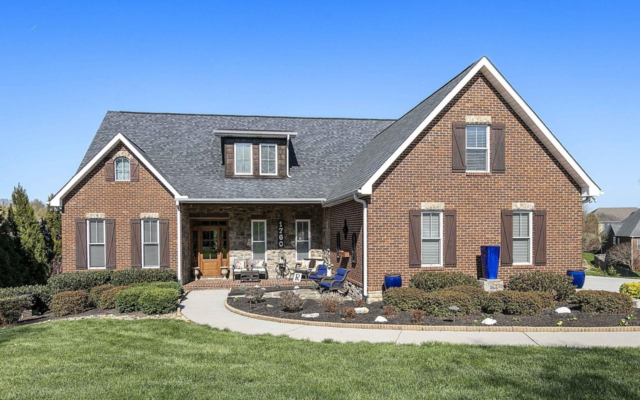 Wallace Luxury Spotlight | 1760 Inverness Drive Maryville, TN 37801