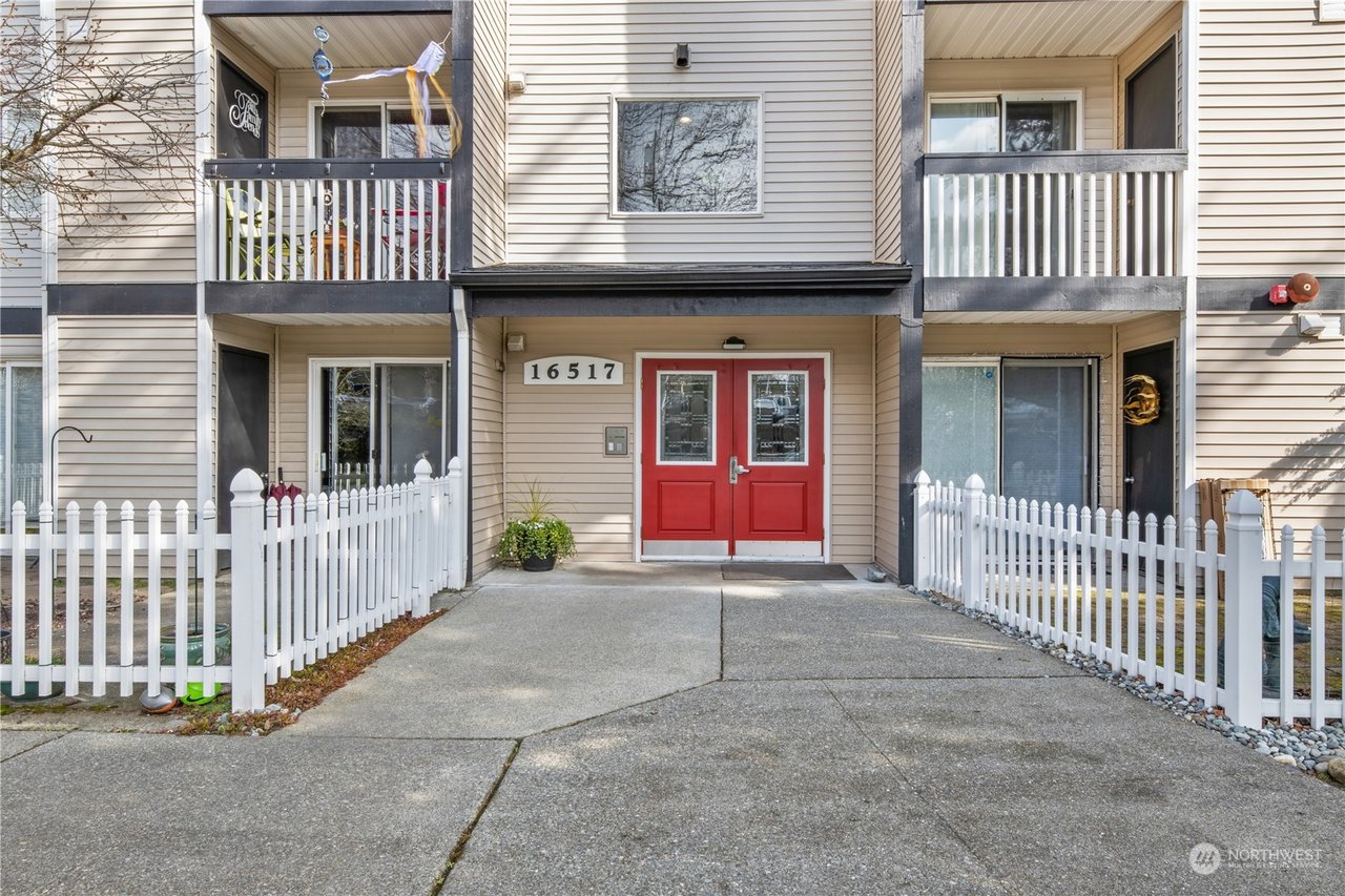16517 Currie Rd B #204