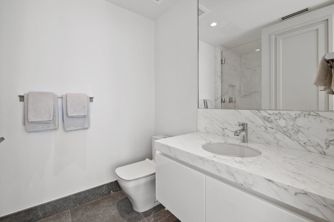 17901 Collins Ave # 3003
