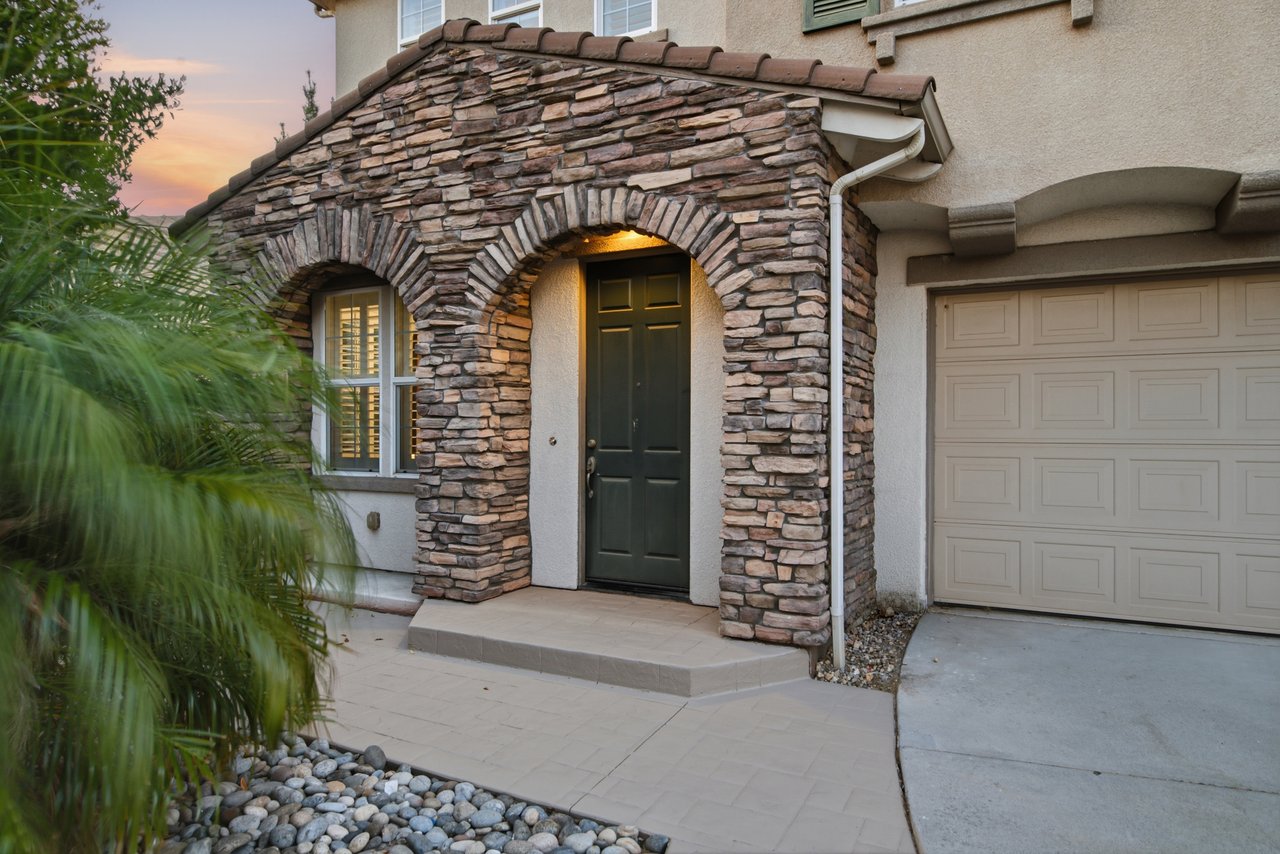 375 Longhill CT