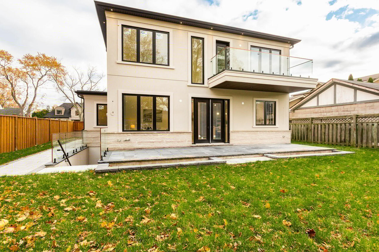 365 Jumna Ave, Mineola East