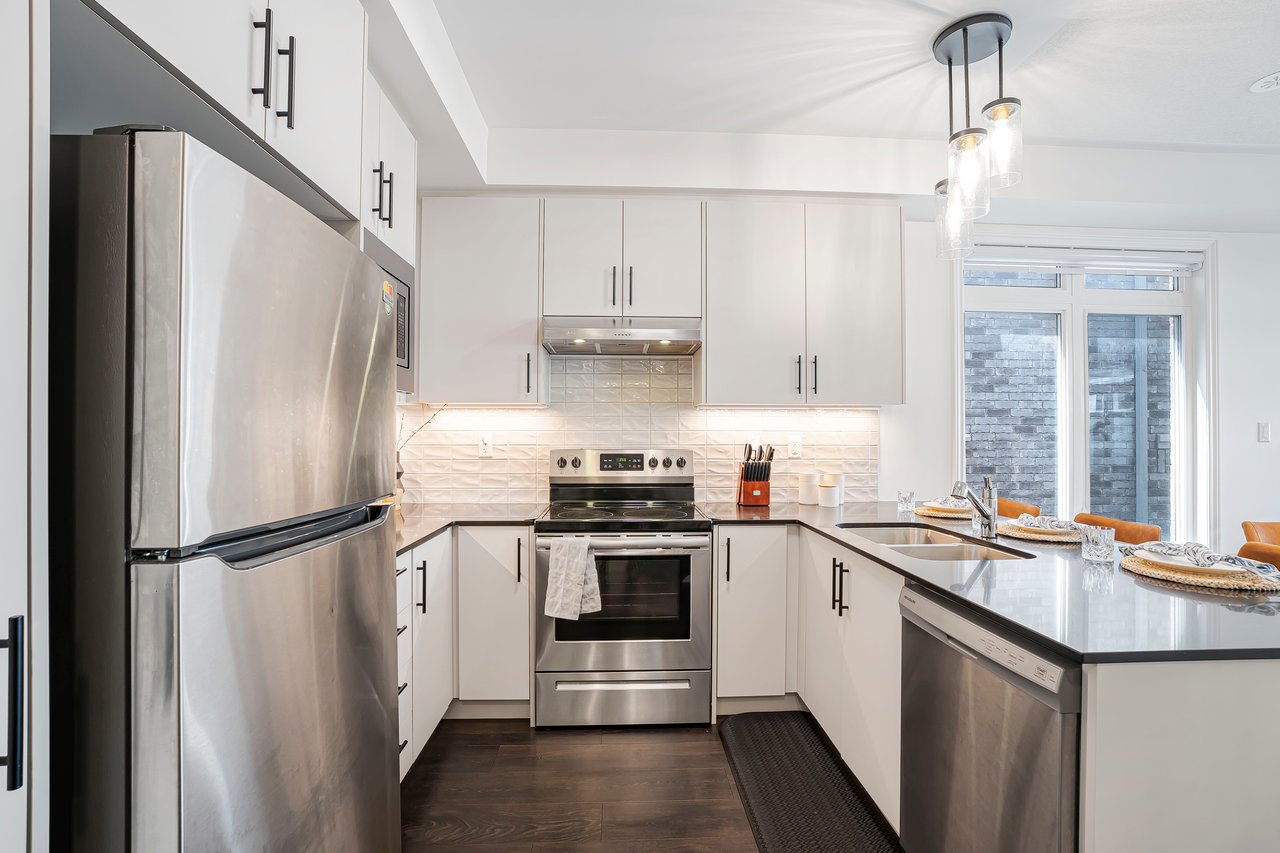 1179 Lloyd Landing
