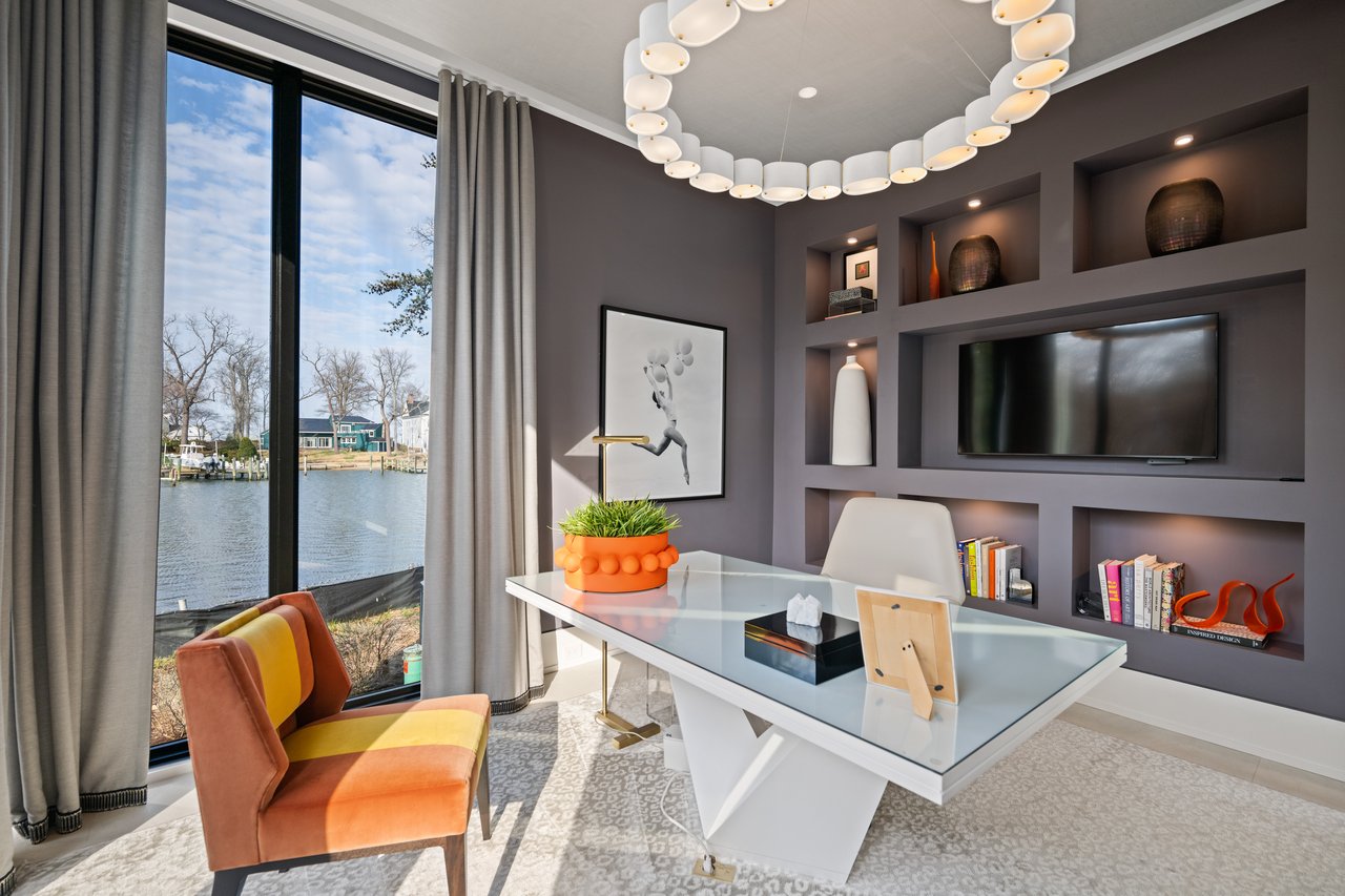 ANNAPOLIS WATERFRONT HOME | LAKE OGELTON WATERFRONT WITH CHESAPEAKE BAY ACCESS