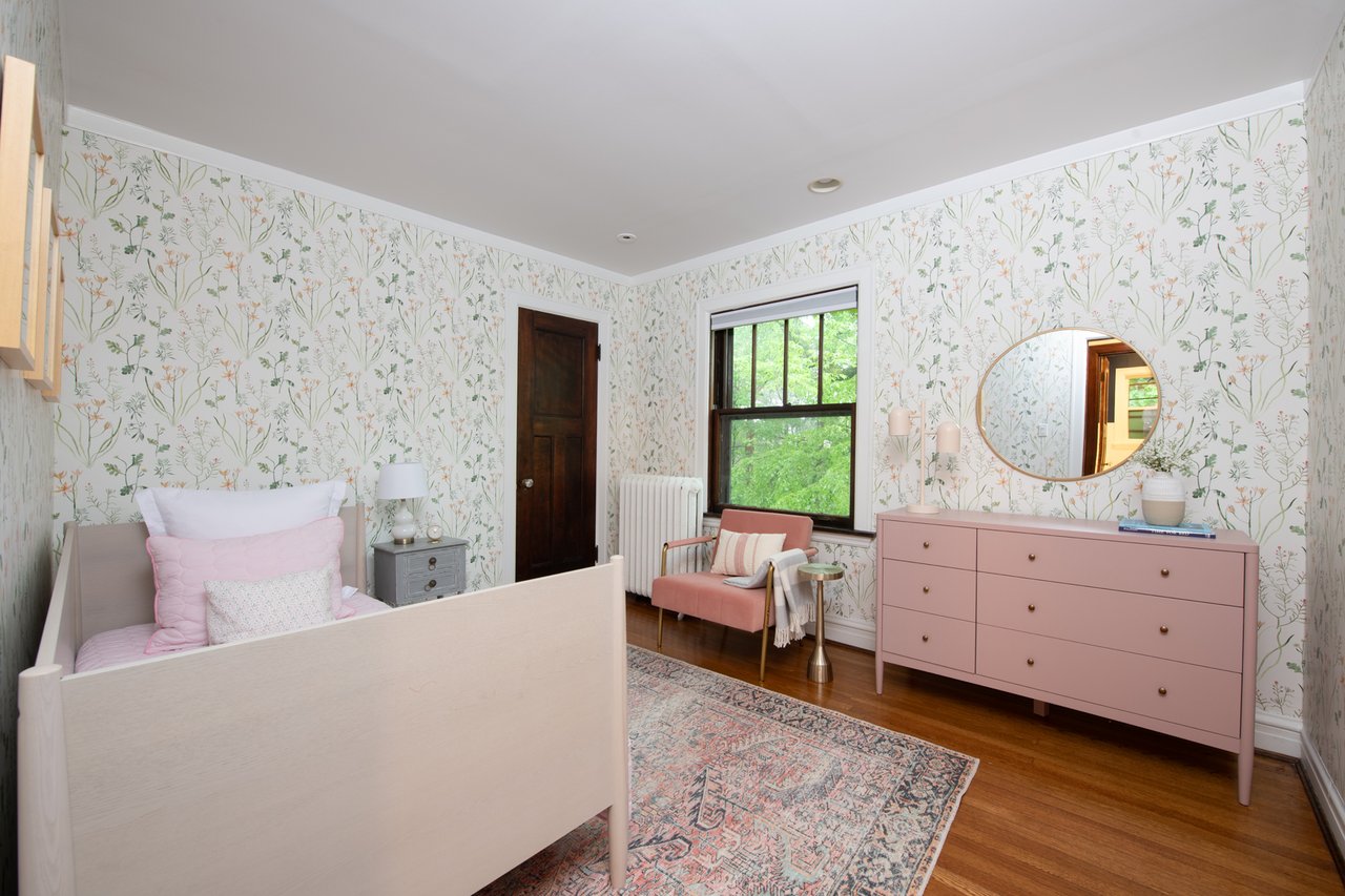 212 Sheridan Rd