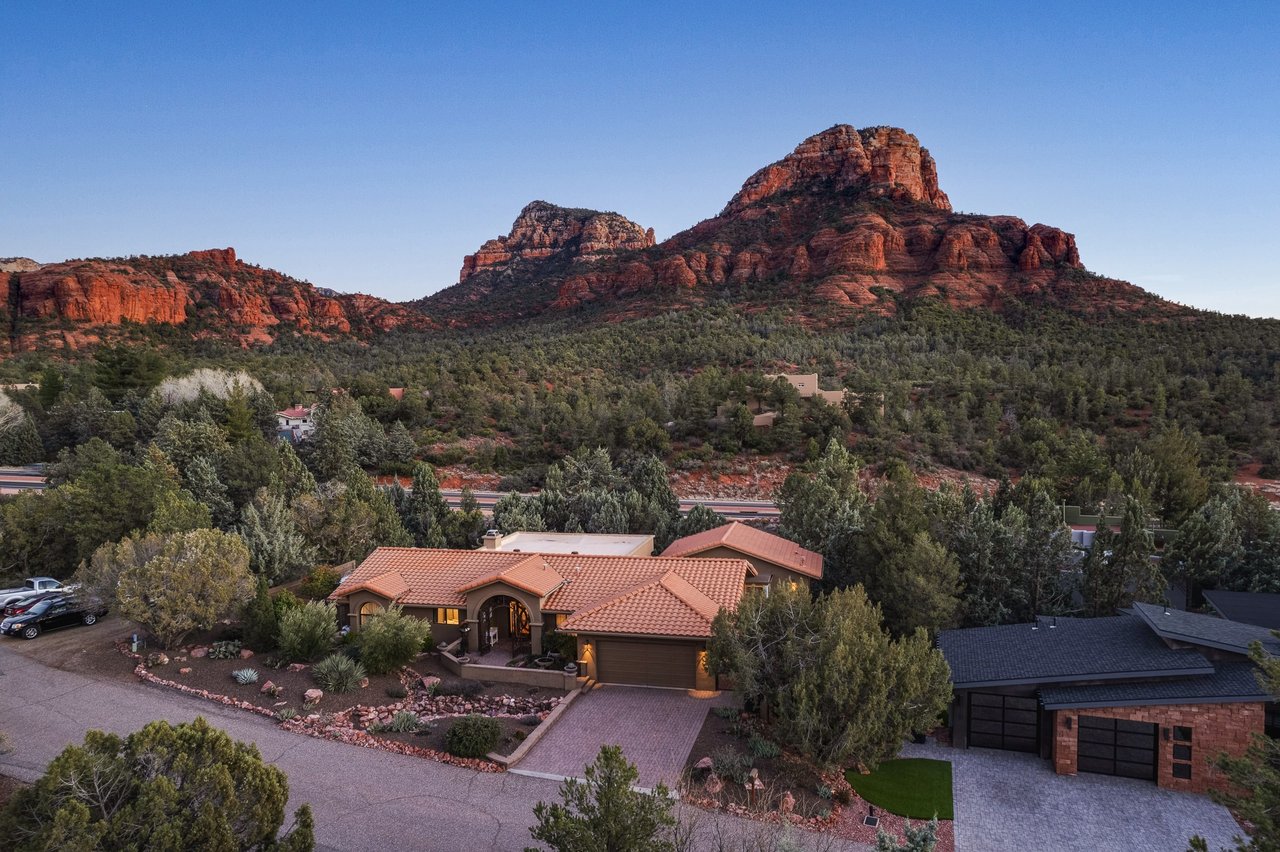 Mammoth Rock Lodge-New Family Home Remodeled, 2 Hot Tubs & Game Room