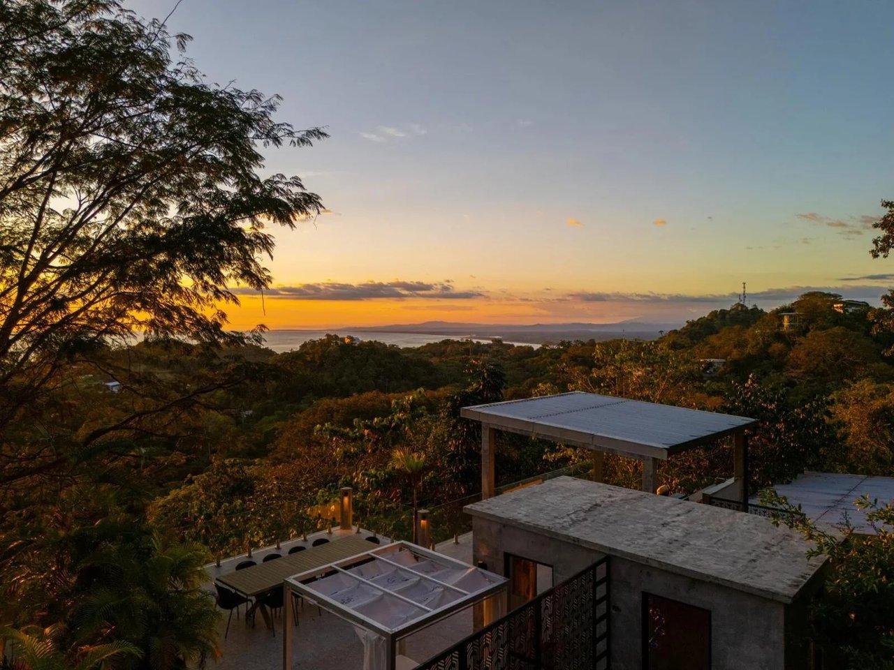 Rooftop Pool Modern Luxury Estate, Manuel Antonio, Puntarenas