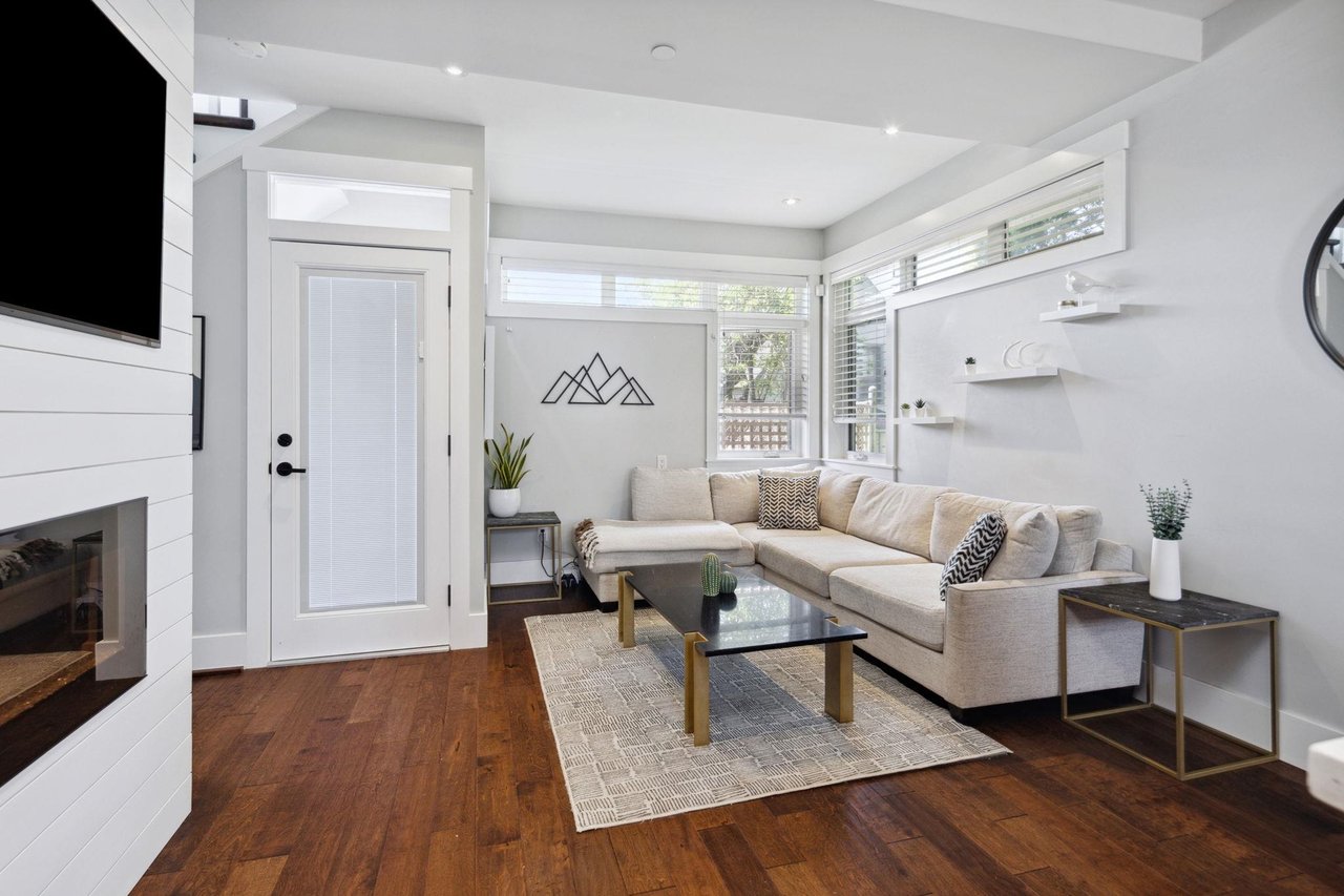 617 Mahon Avenue, North Vancouver