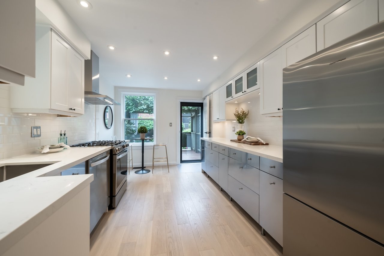 223 Indian Rd Cres