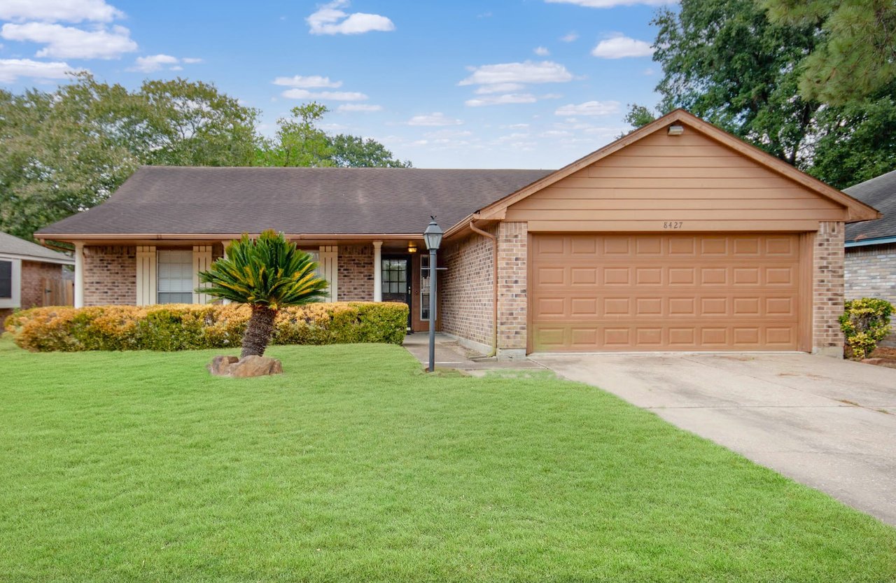 8427 Stagewood Dr.