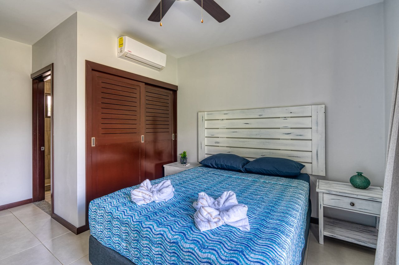 3 BEDROOM MODERN HOME WITH POOL WALKING DISTANCE TO EVERYTHING IN UVITA