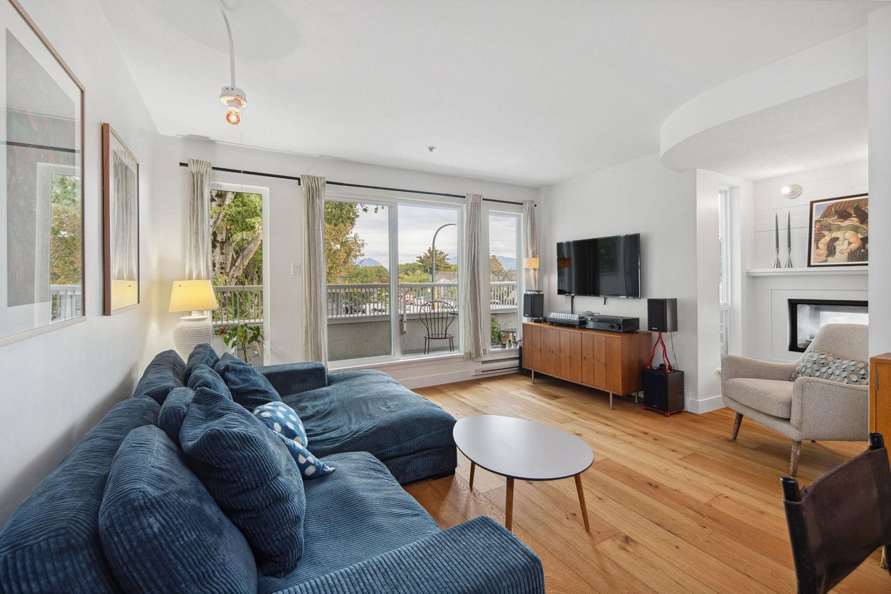 101-3909 Fraser St