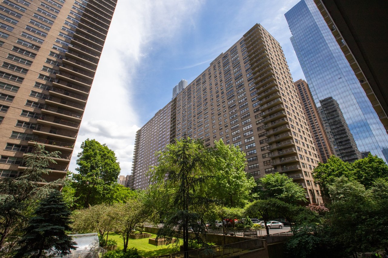 140 West End Avenue, #2AB