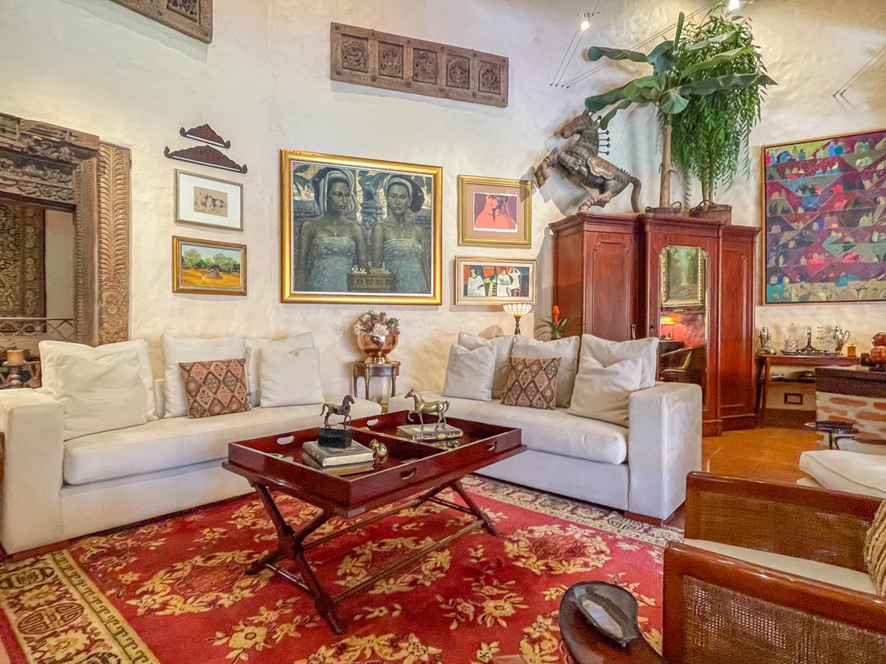 Fully Furnished Luxury Home