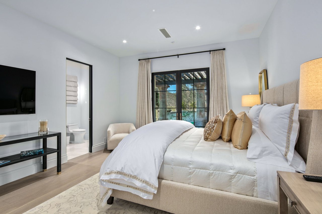 10927 E Windgate Pass Drive, 1519