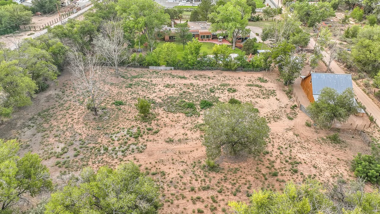 5910 Corrales Rd