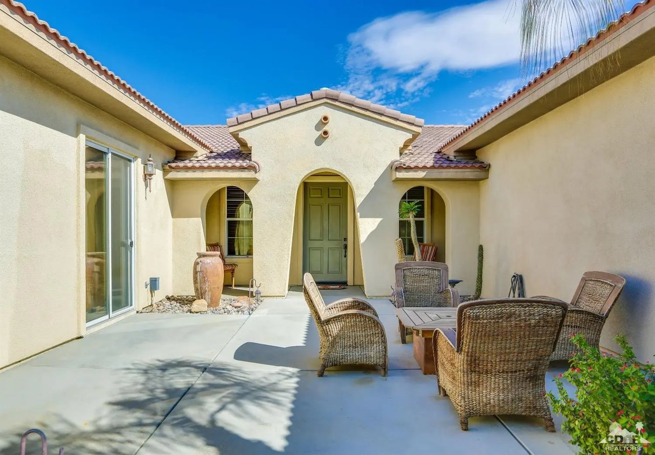 43428 Calle Espada