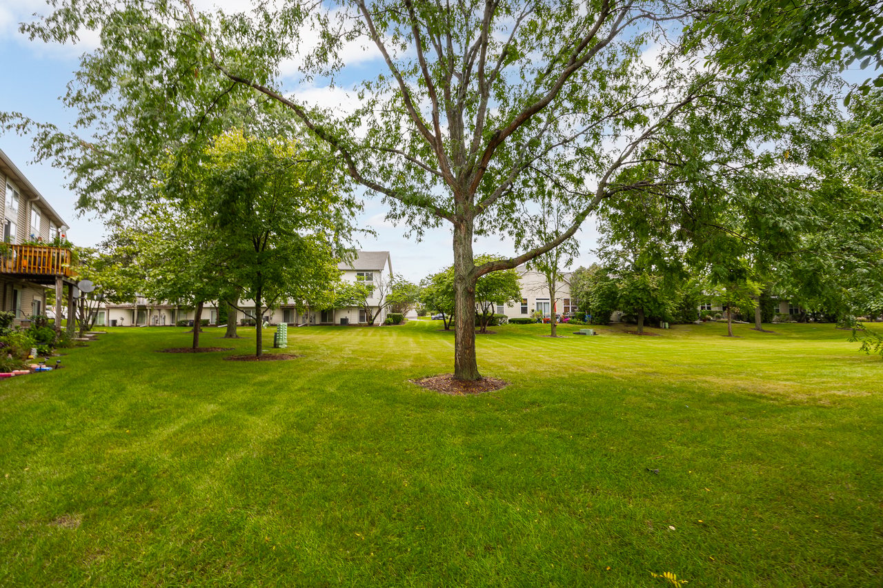 347 Gladstone Ln