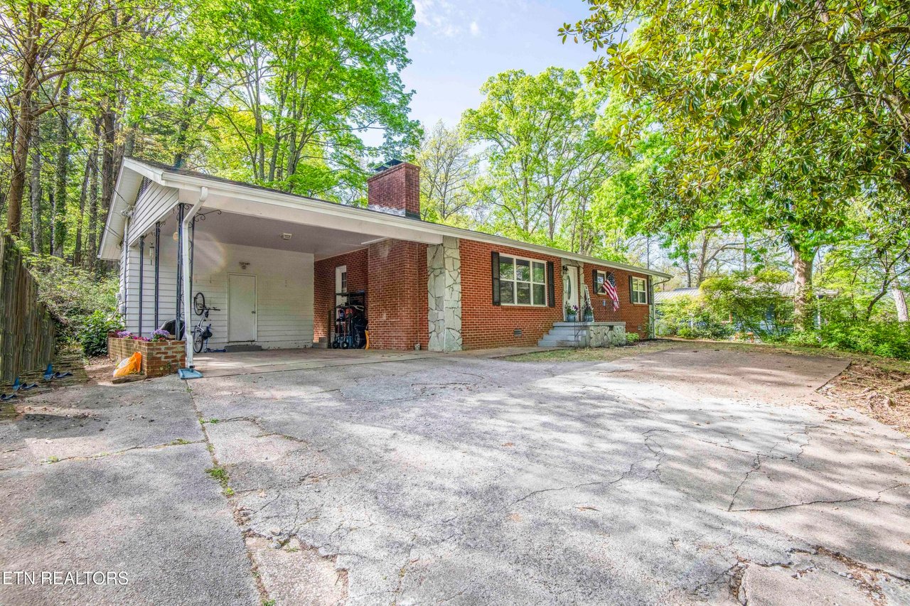 1212 Pilleaux Dr