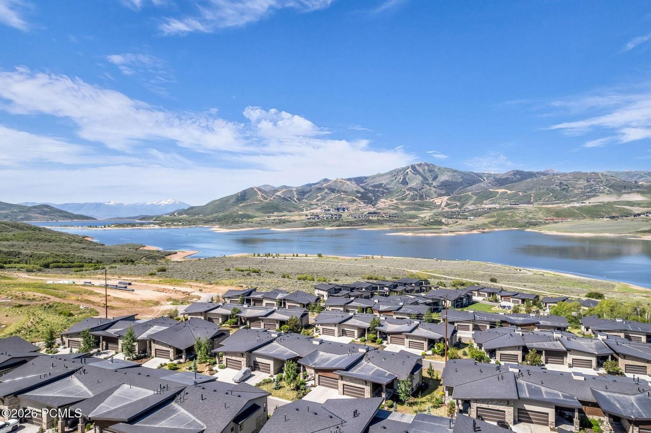 11589 N Deepwater Dr