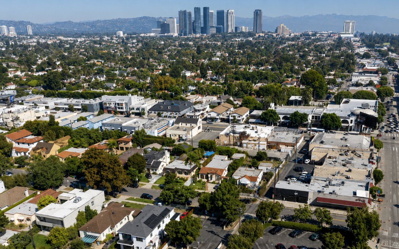 Waiting for Mortgage Rates to Drop? What Los Angeles Movers Should Consider First
