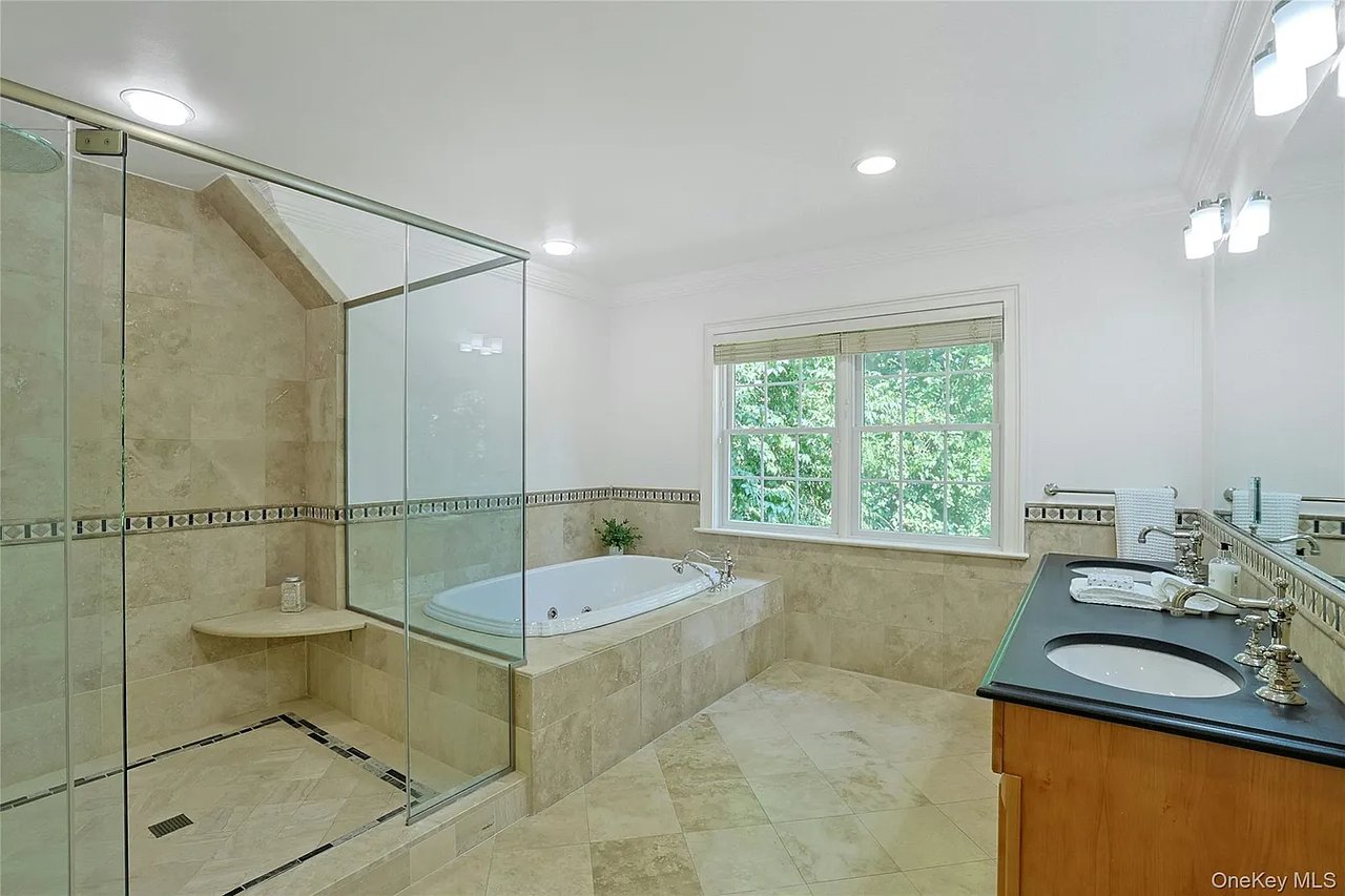 100 Fox Meadow Rd