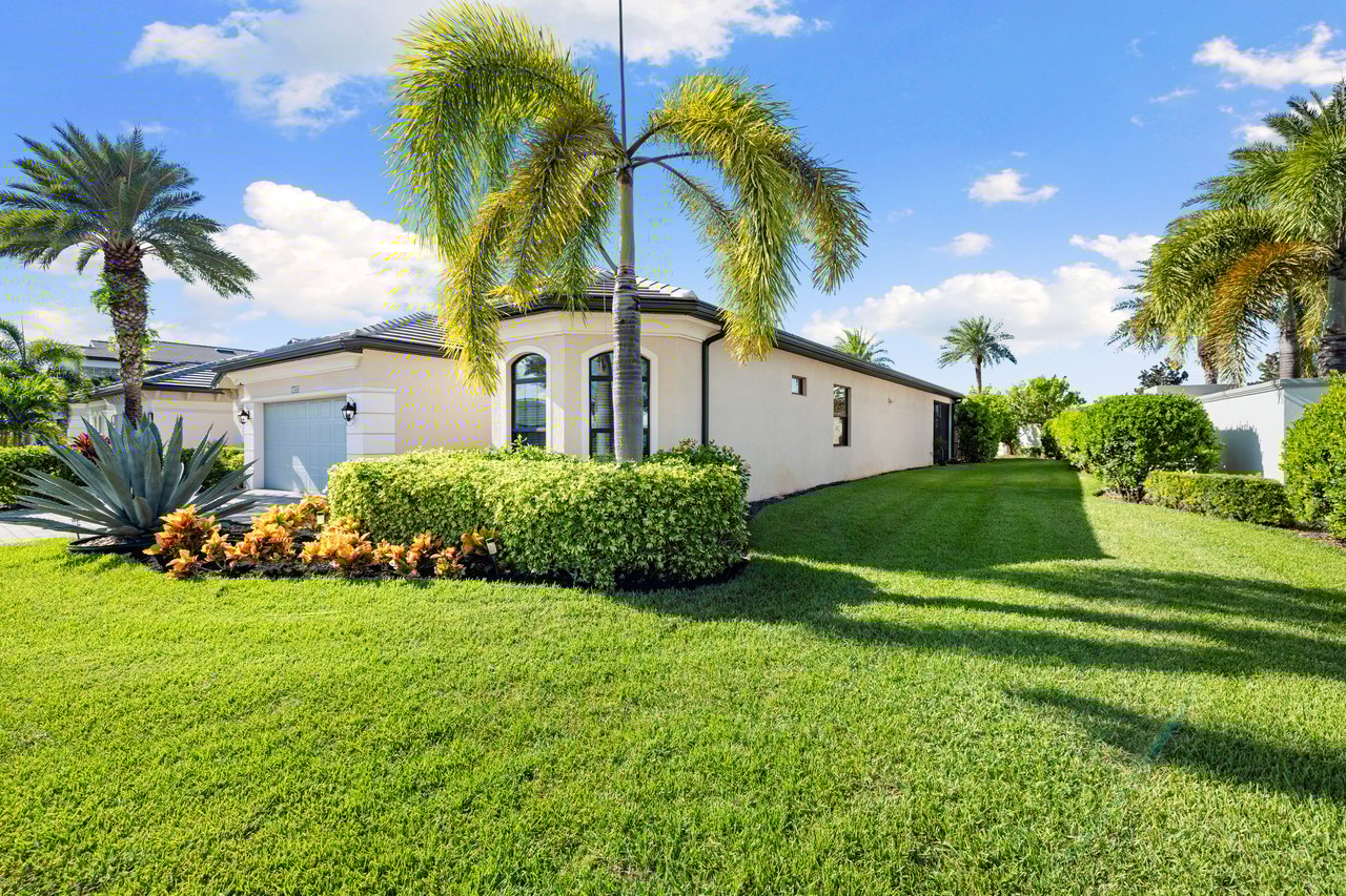 10137 Florence CIR, NAPLES