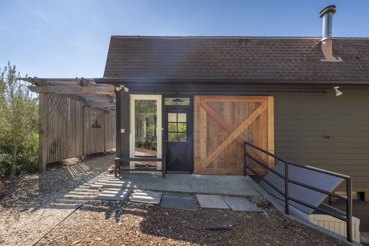139 Deer Hollow Rd