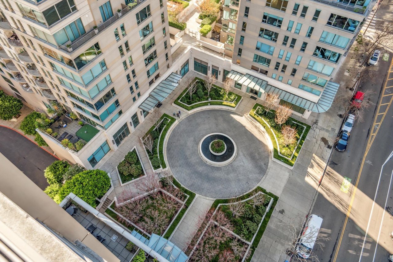 Stunning Corner Penthouse at The Brannan