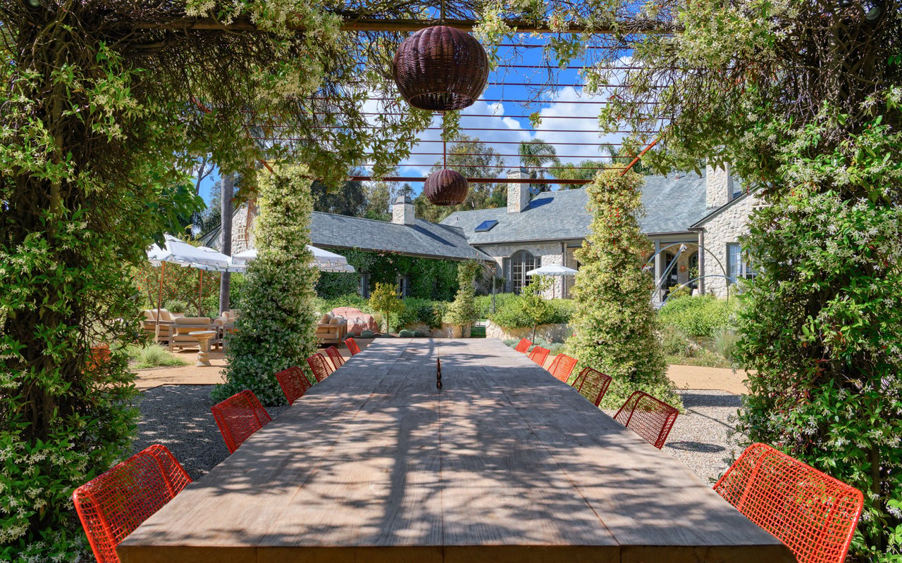 6625 Zumirez Dr