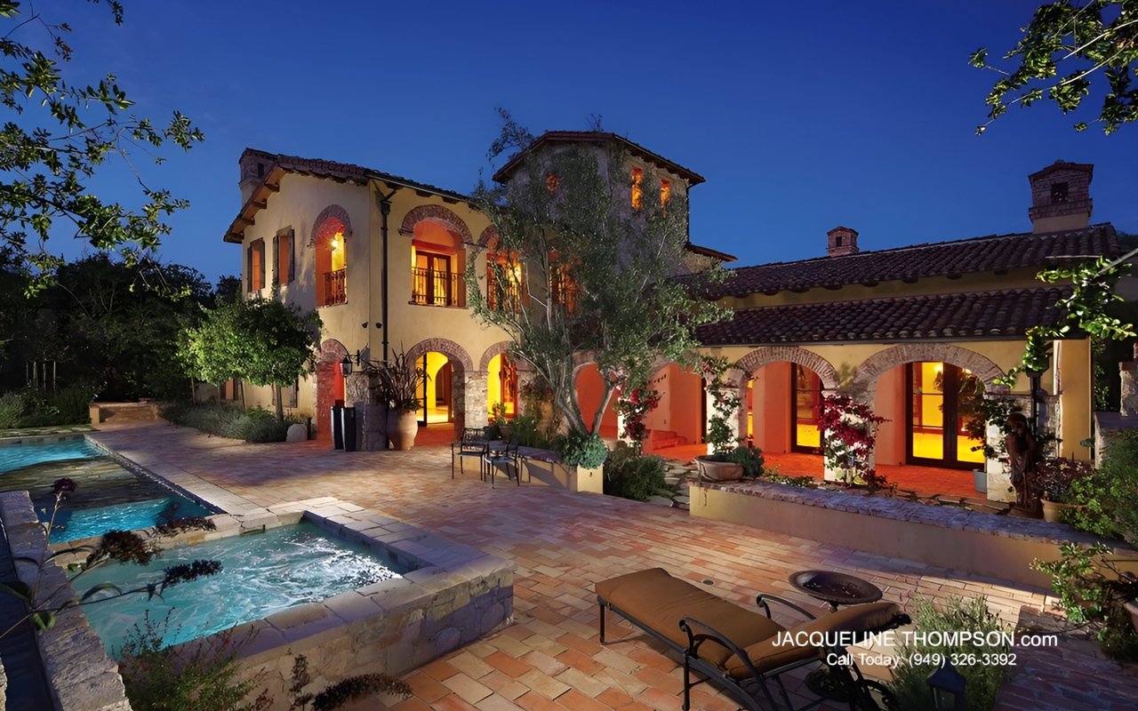 Jacqueline Thompson Closes Shady Canyon Sale