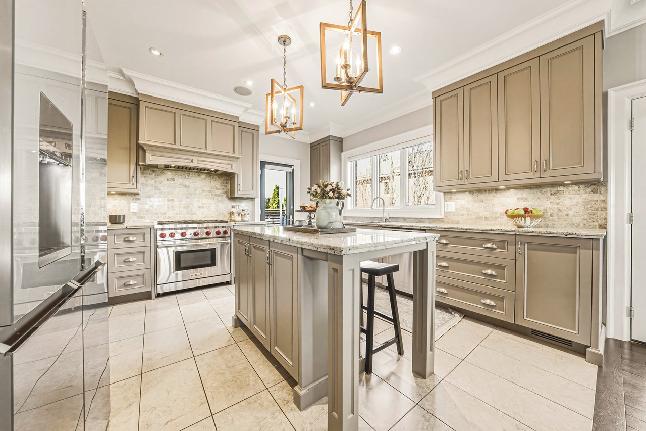 Custom South Aldershot Retreat