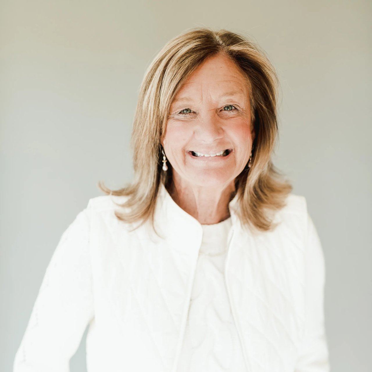 Betsy Coughlan Kennebunk, ME Real Estate Agent Headshot