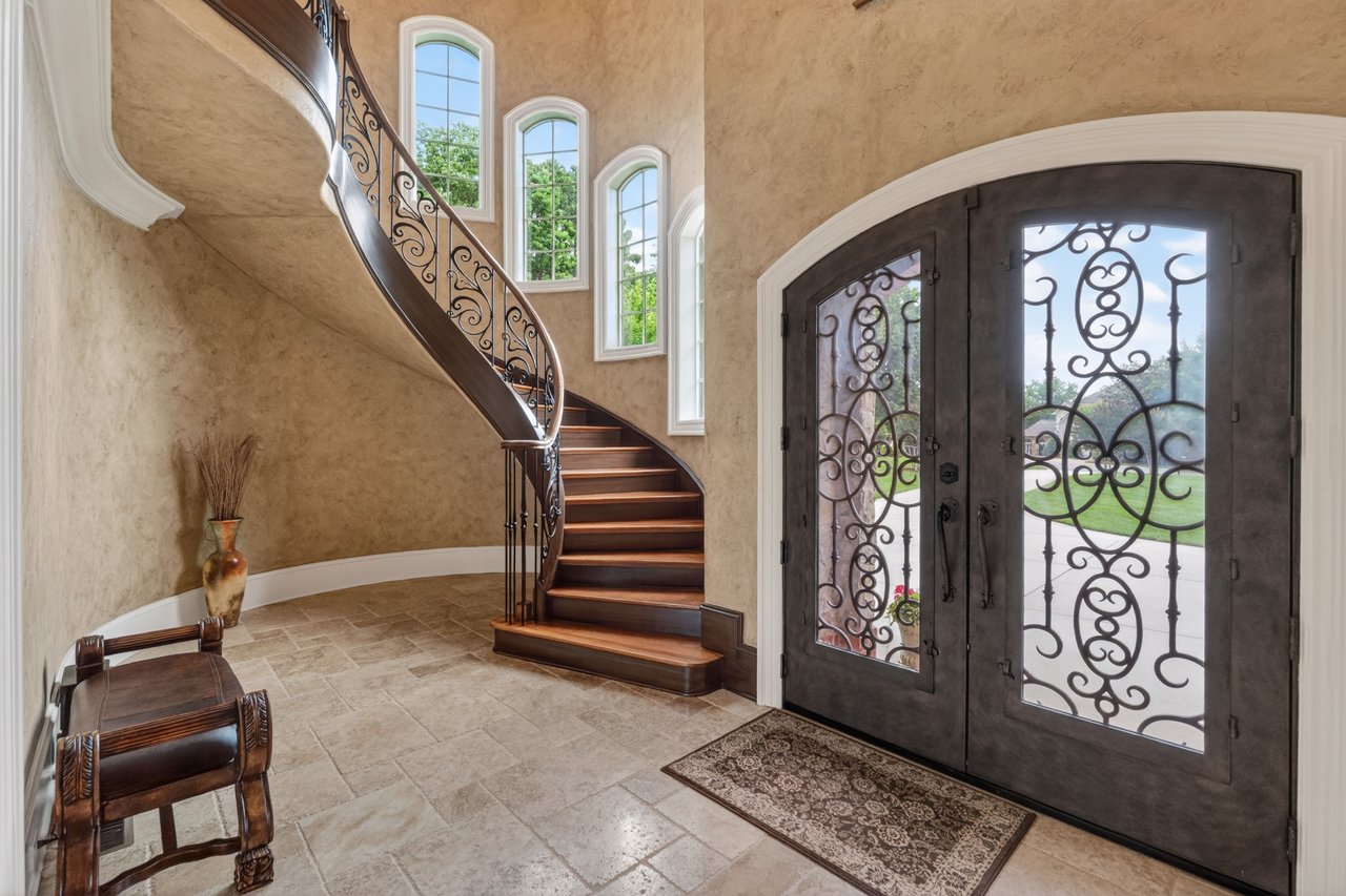 Private Exclusive Listing
